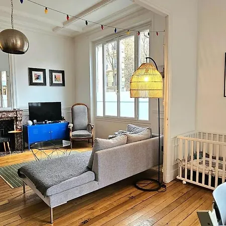 140m2 Haussmannian Familial Flat 16, At Clement's Paris