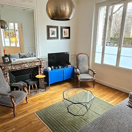 140m2 Haussmannian Familial Flat 16, At Clement's Apartment